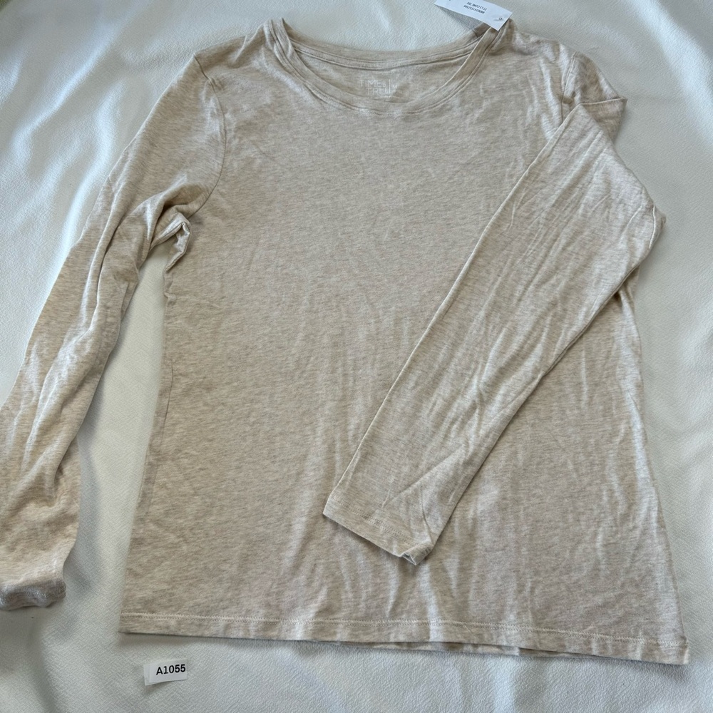Time and Tru Cream Long Sleeve Fitted Tee